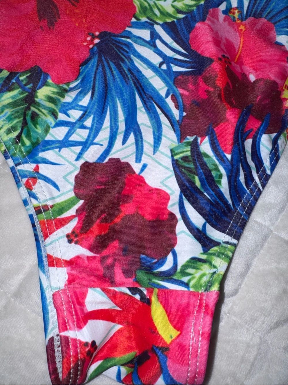 SPORLIKE V-Neck Floral Ruffle One-Piece Swimsuit - Picture 8 of 8